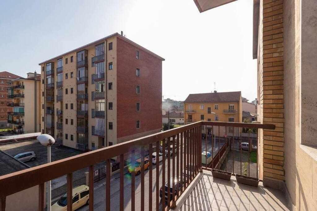 Appartamento A Pochi Passi Dalla Stazione Comodo A Coppie E Famiglie, Casa Ferrucci コッレーニョ エクステリア 写真