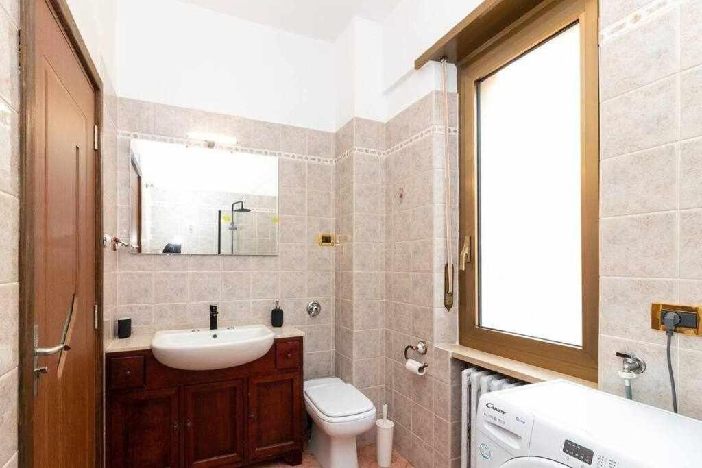 Appartamento A Pochi Passi Dalla Stazione Comodo A Coppie E Famiglie, Casa Ferrucci コッレーニョ エクステリア 写真