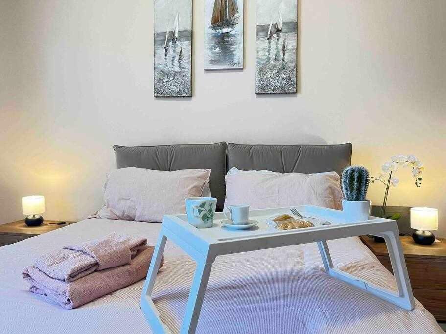 Appartamento A Pochi Passi Dalla Stazione Comodo A Coppie E Famiglie, Casa Ferrucci コッレーニョ エクステリア 写真